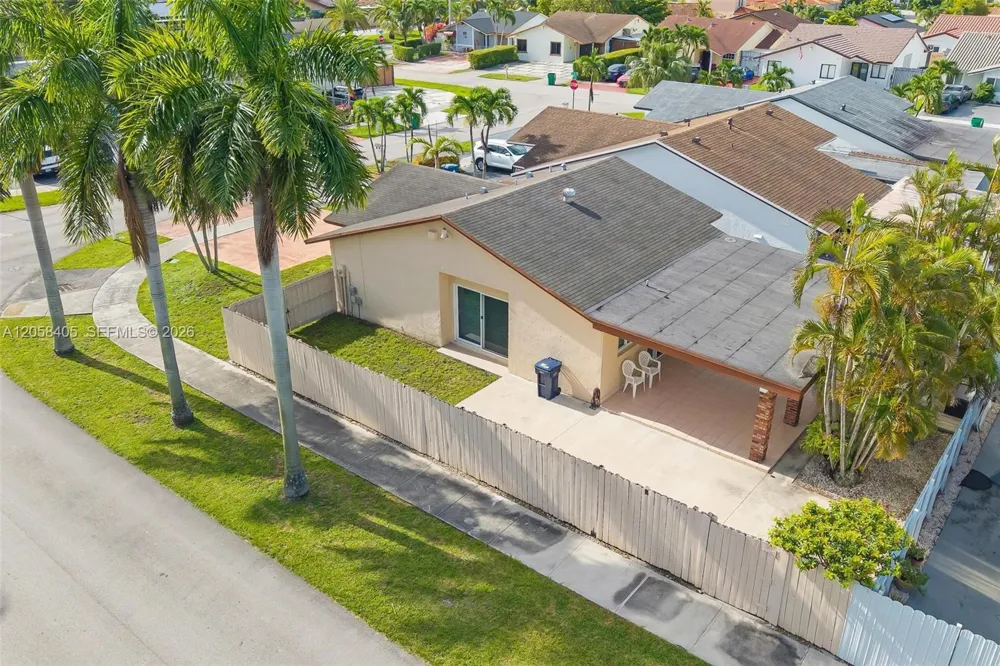 1616 SW 137th Pl Miami, FL 33175