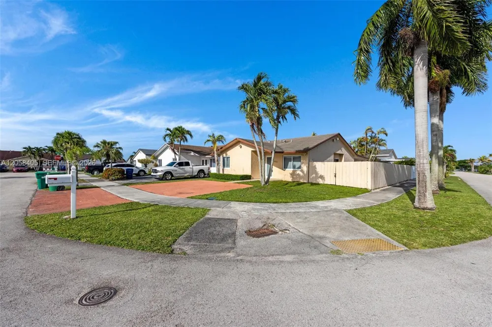 1616 SW 137th Pl Miami, FL 33175