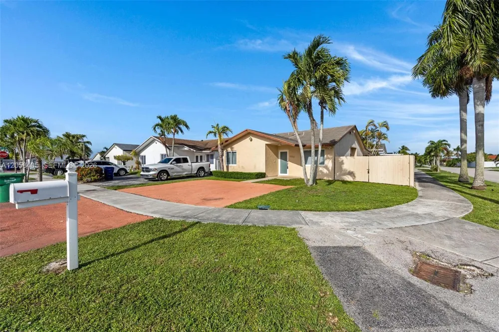 1616 SW 137th Pl Miami, FL 33175
