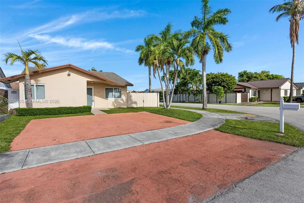 1616 SW 137th Pl Miami, FL 33175