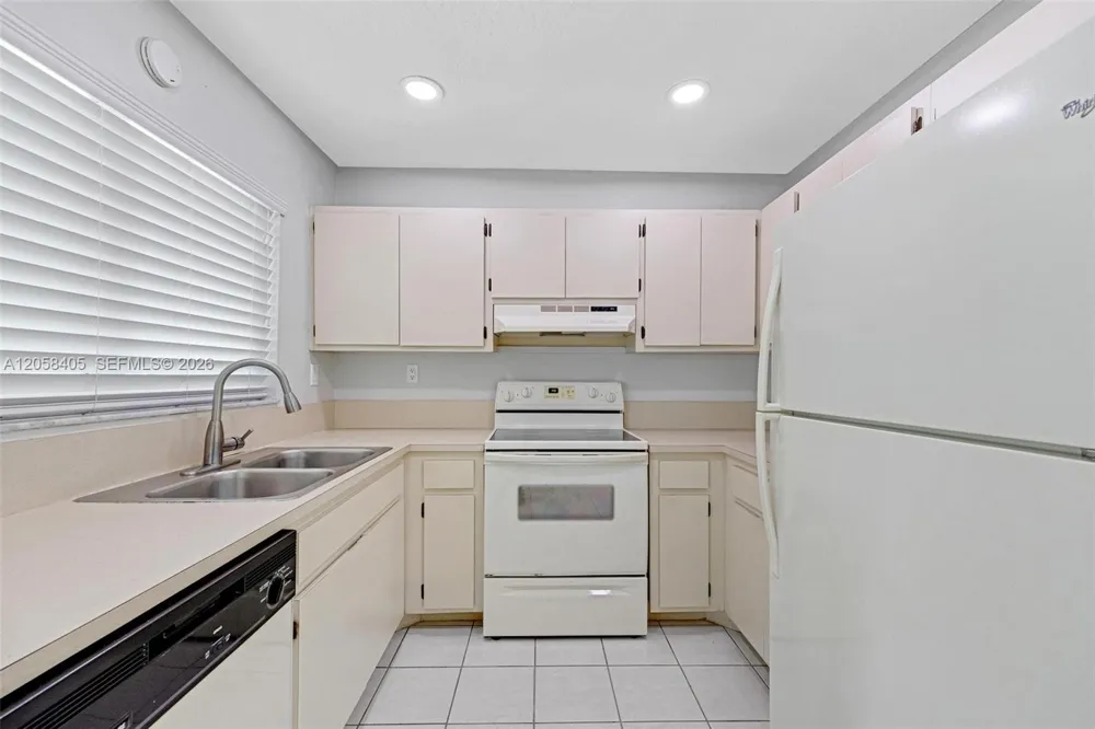 1616 SW 137th Pl Miami, FL 33175