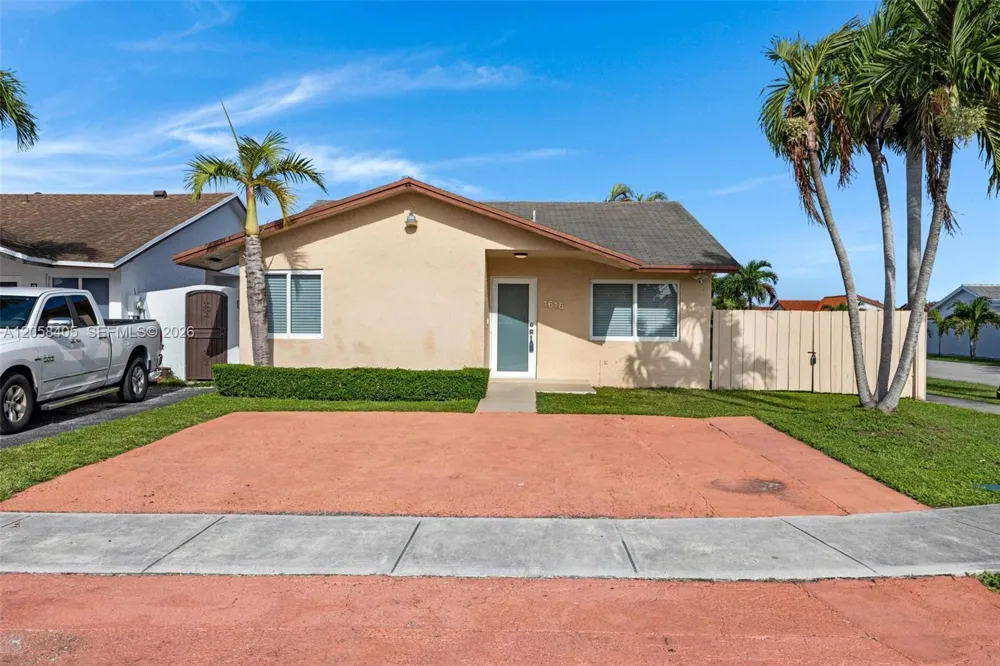 1616 SW 137th Pl Miami, FL 33175