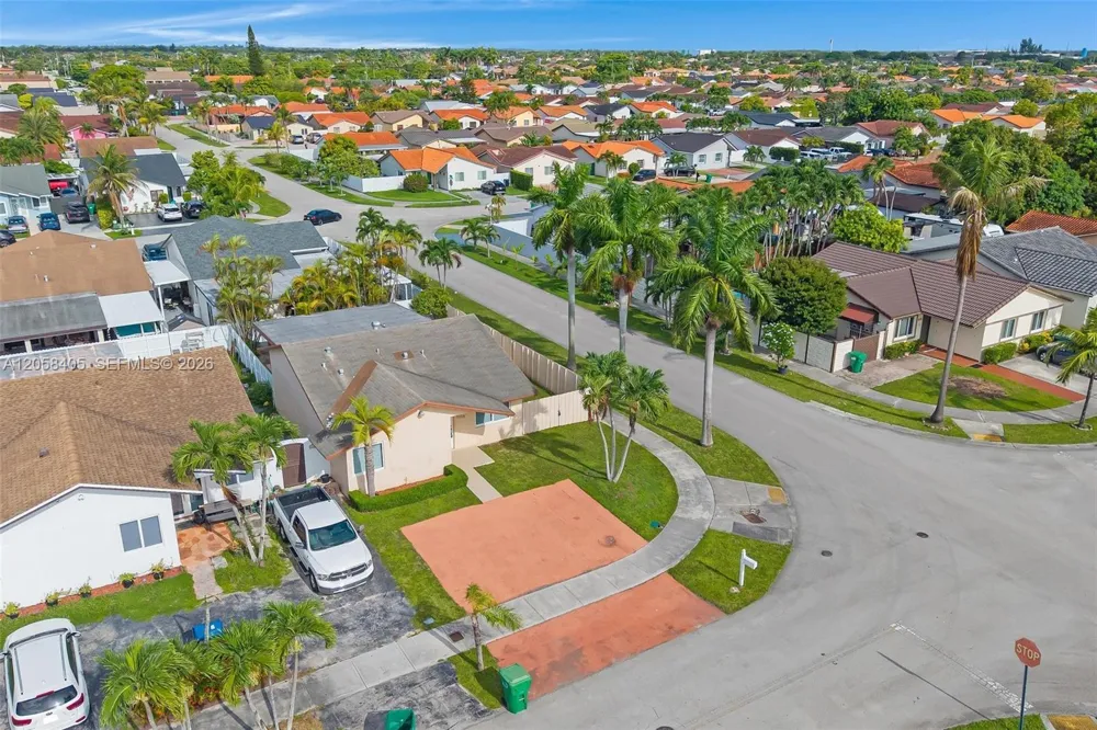 1616 SW 137th Pl Miami, FL 33175