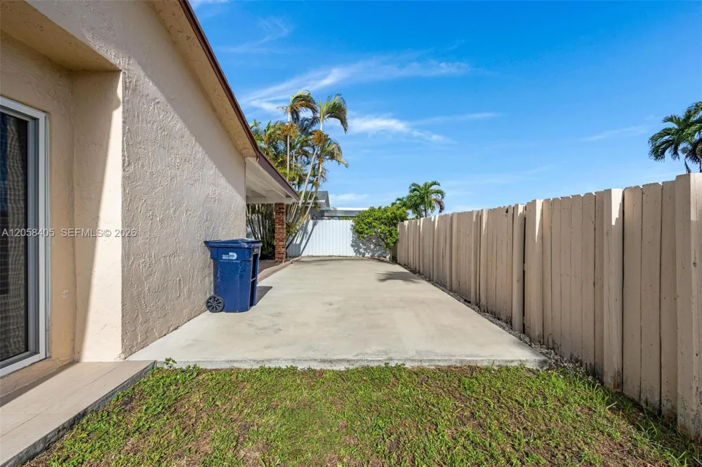 1616 SW 137th Pl Miami, FL 33175