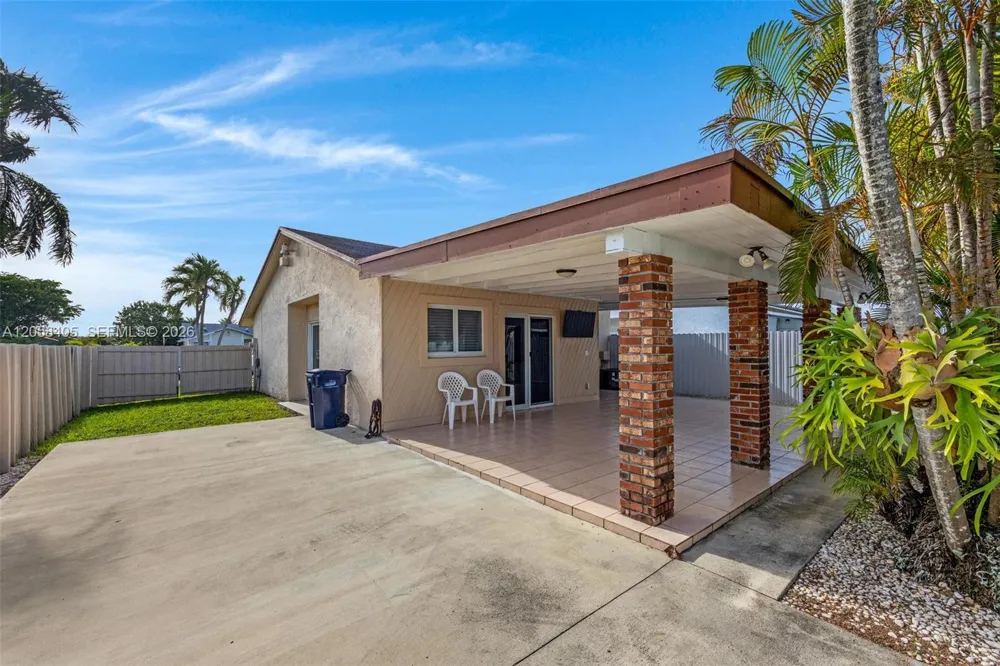1616 SW 137th Pl Miami, FL 33175