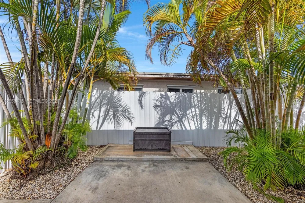 1616 SW 137th Pl Miami, FL 33175