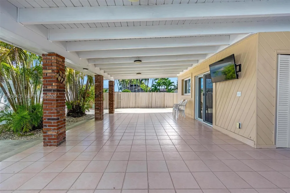 1616 SW 137th Pl Miami, FL 33175