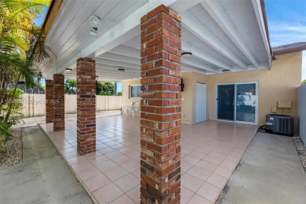 1616 SW 137th Pl Miami, FL 33175