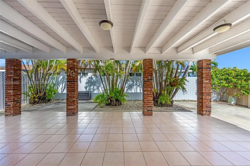 1616 SW 137th Pl Miami, FL 33175