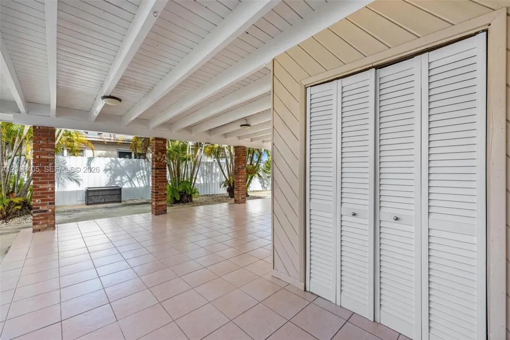 1616 SW 137th Pl Miami, FL 33175