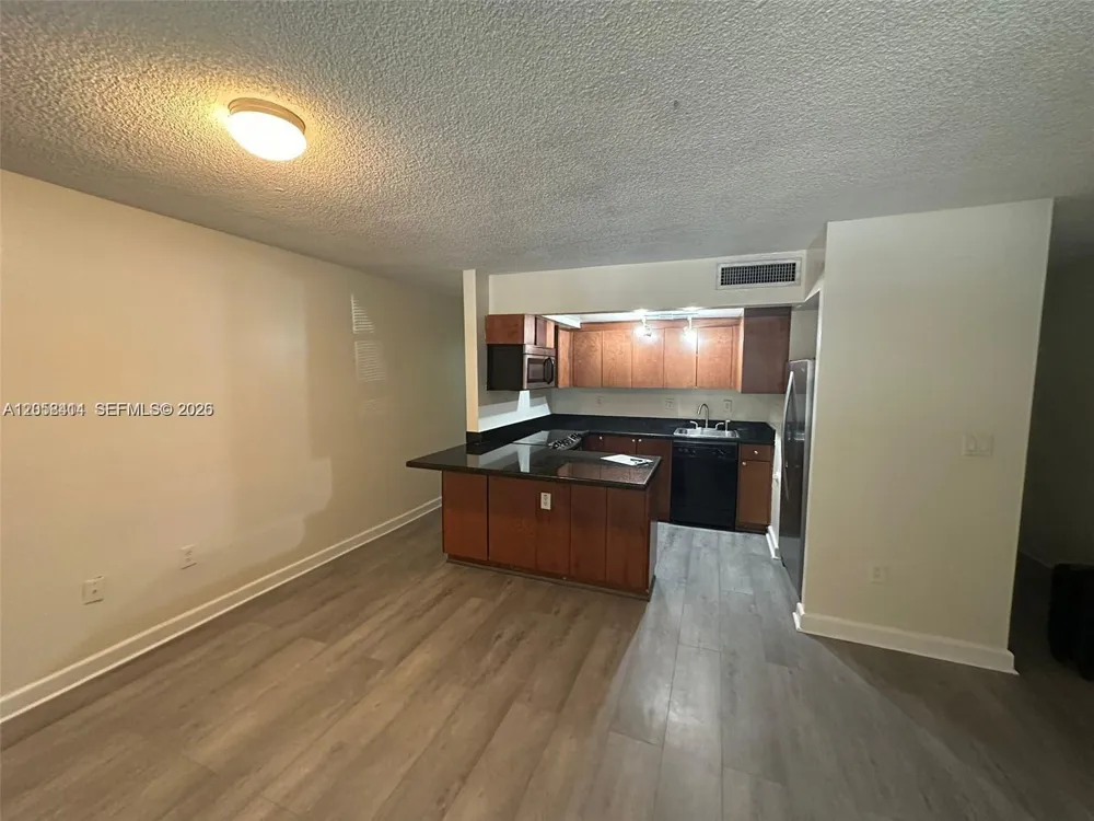 950 NW 11th St #1C Miami, FL 33136