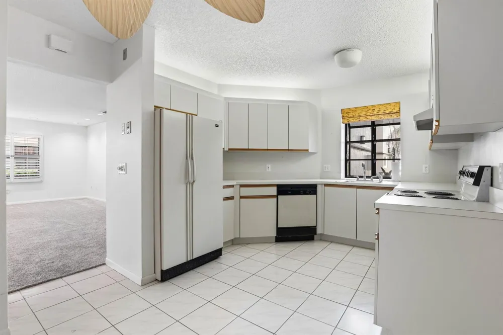 5226 Europa Drive #c Boynton Beach, FL 33437