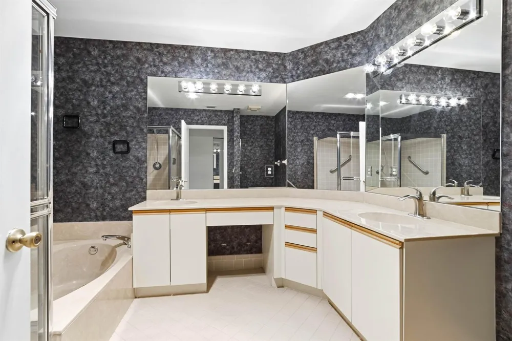 5226 Europa Drive #c Boynton Beach, FL 33437
