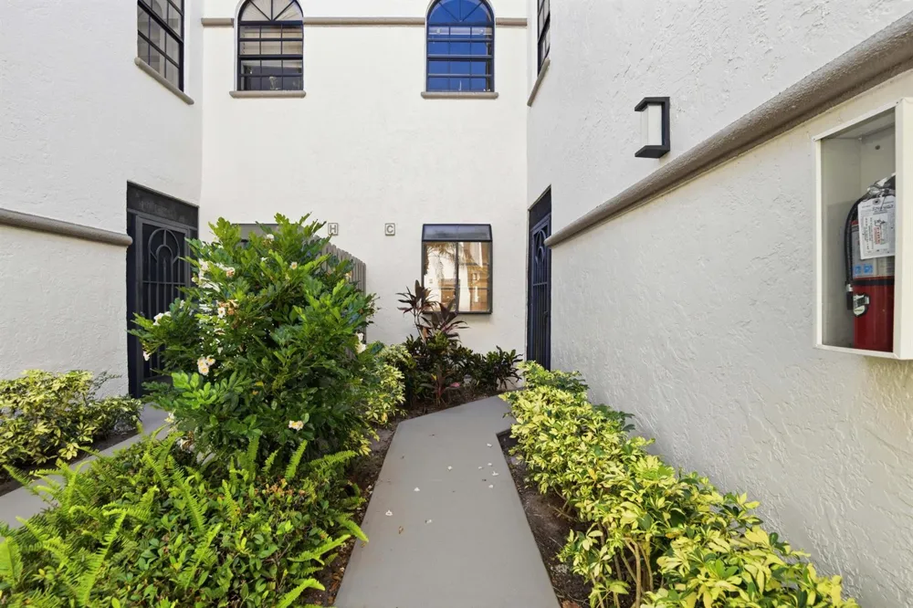 5226 Europa Drive #c Boynton Beach, FL 33437
