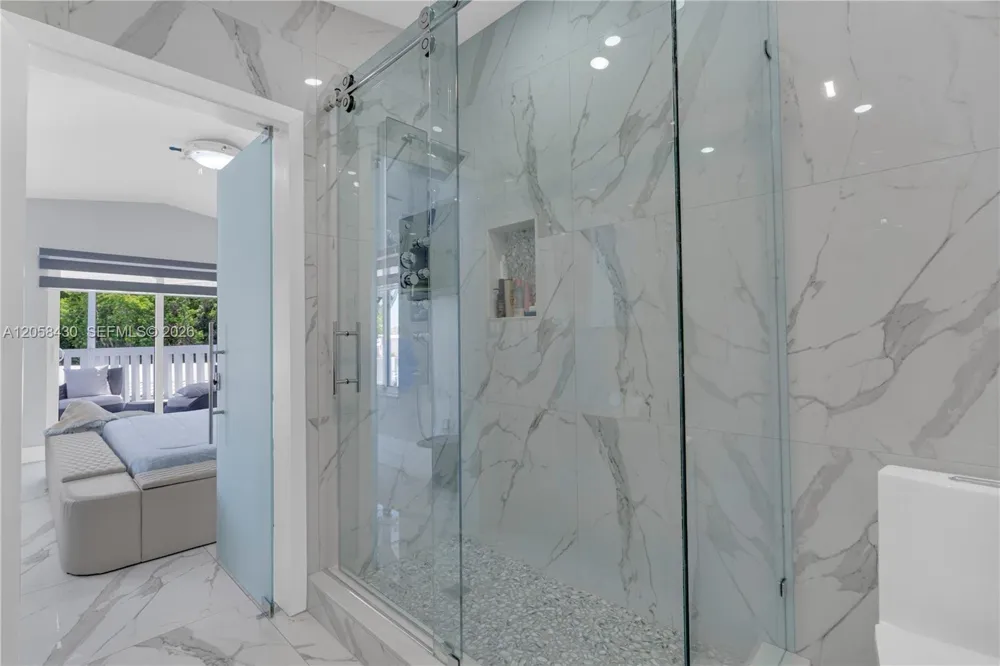 203 Pimilico Ln Key Largo, FL 33037