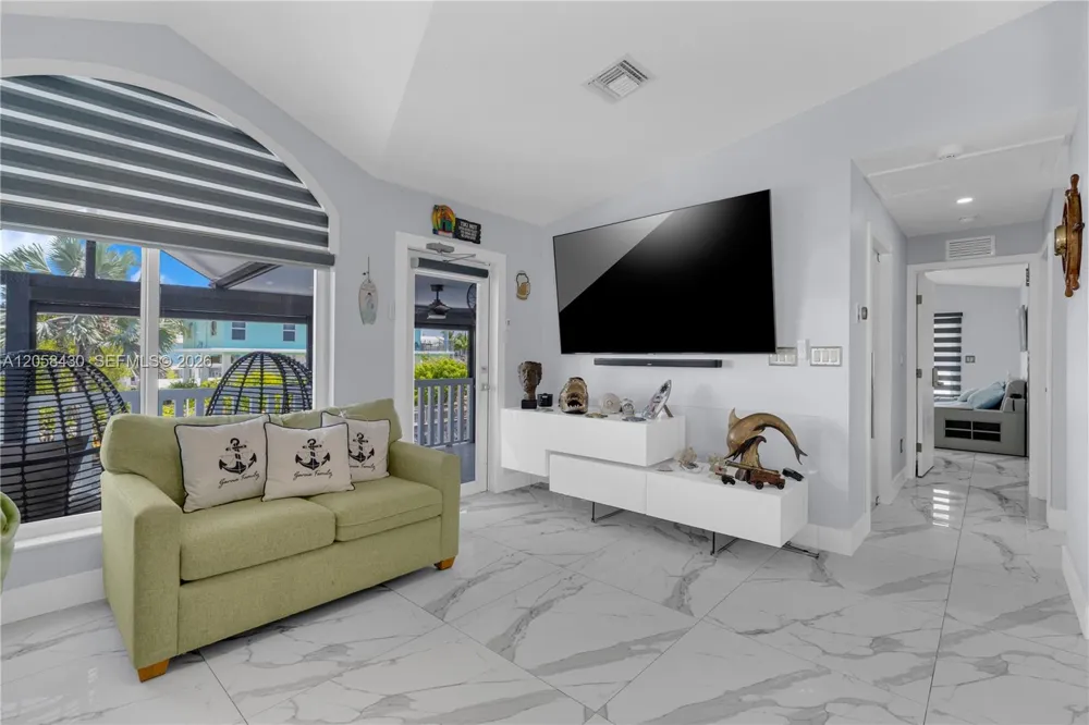 203 Pimilico Ln Key Largo, FL 33037
