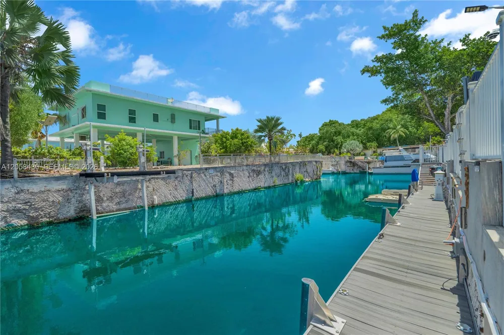 203 Pimilico Ln Key Largo, FL 33037