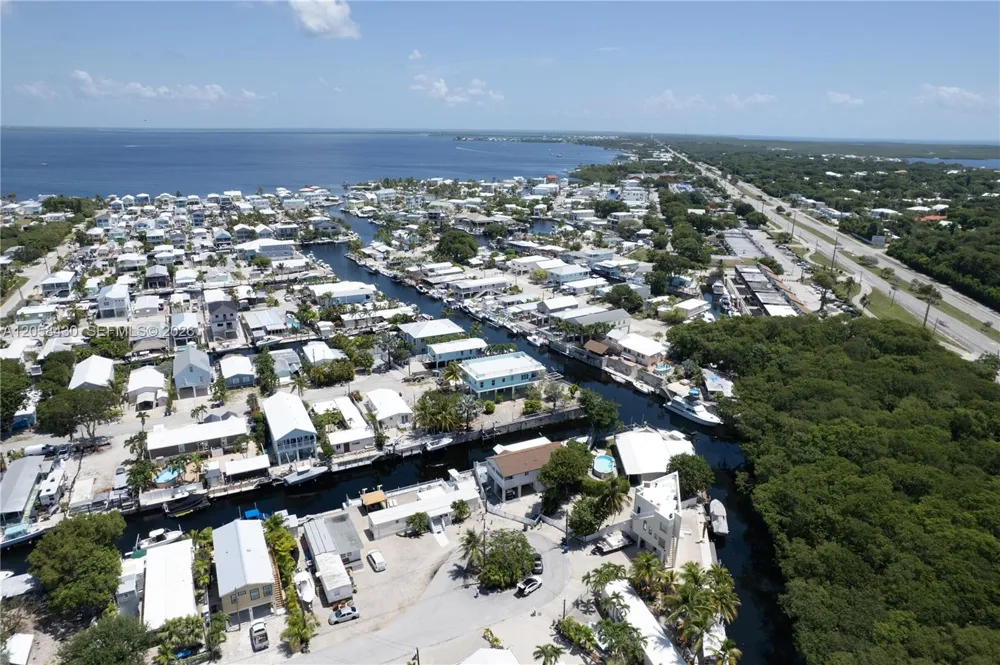 203 Pimilico Ln Key Largo, FL 33037