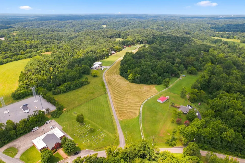 2707 Greer Rd Goodlettsville, TN 37072