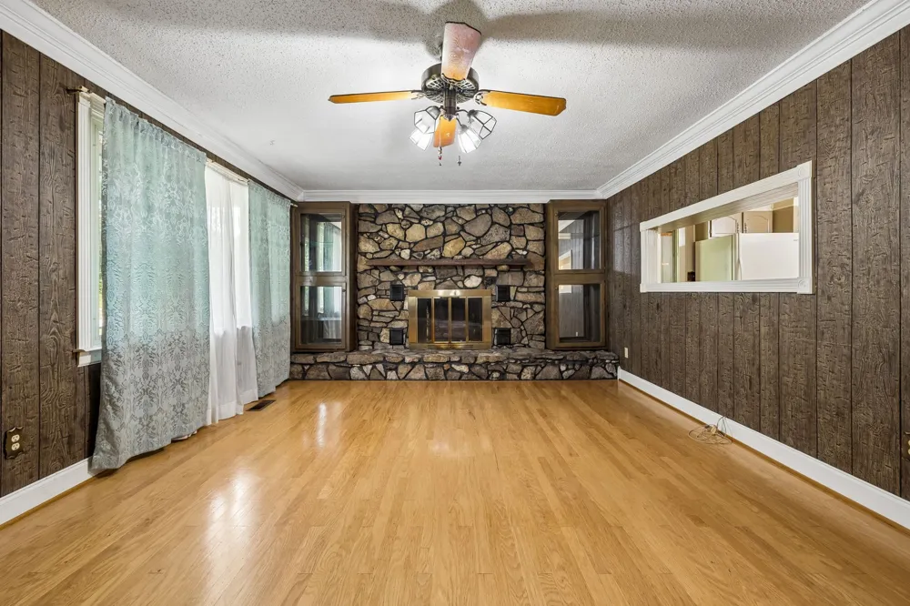 148 Maple St Gordonsville, TN 38563