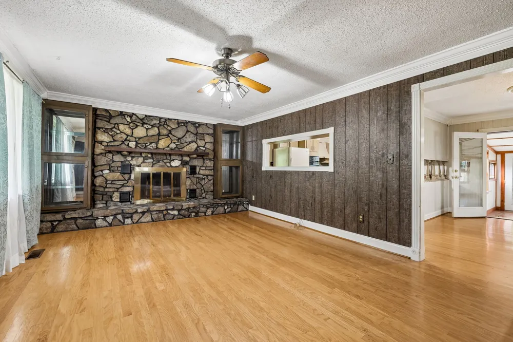 148 Maple St Gordonsville, TN 38563