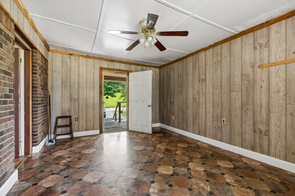 148 Maple St Gordonsville, TN 38563