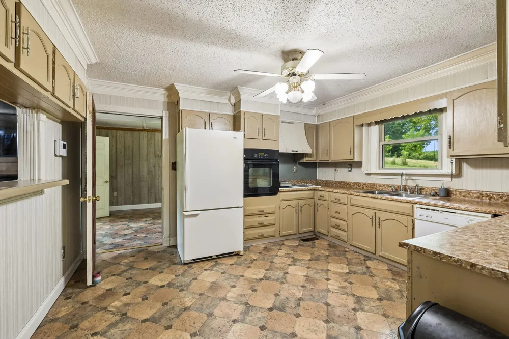 148 Maple St Gordonsville, TN 38563