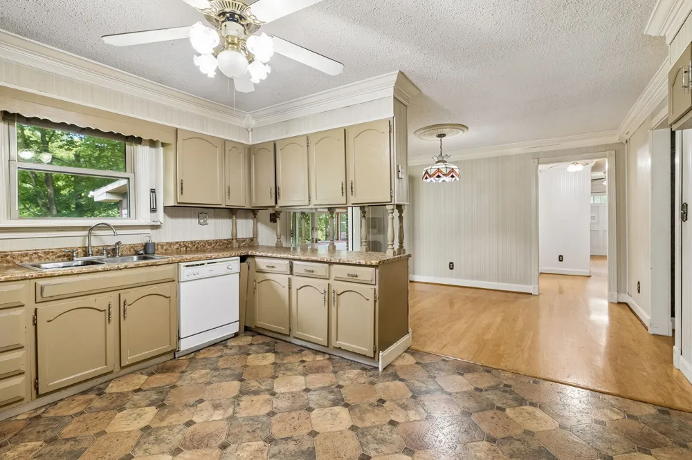 148 Maple St Gordonsville, TN 38563