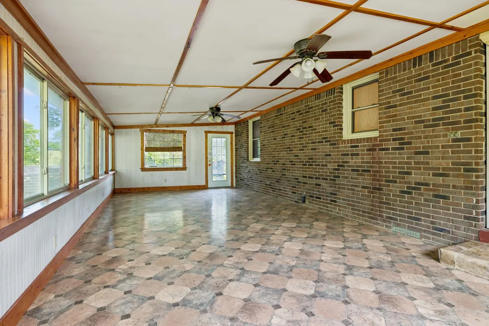 148 Maple St Gordonsville, TN 38563