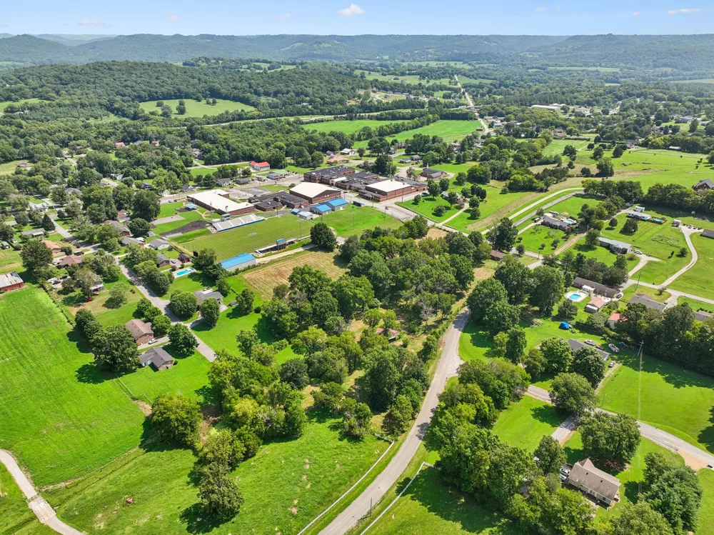 148 Maple St Gordonsville, TN 38563