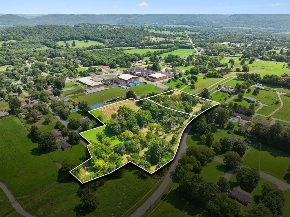 148 Maple St Gordonsville, TN 38563