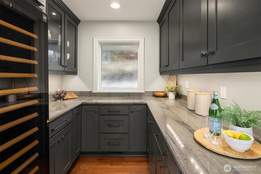 61 Cascade Key Bellevue, WA 98006