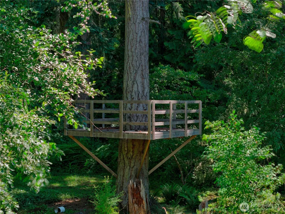 5621 Paradise Lane Anacortes, WA 98221