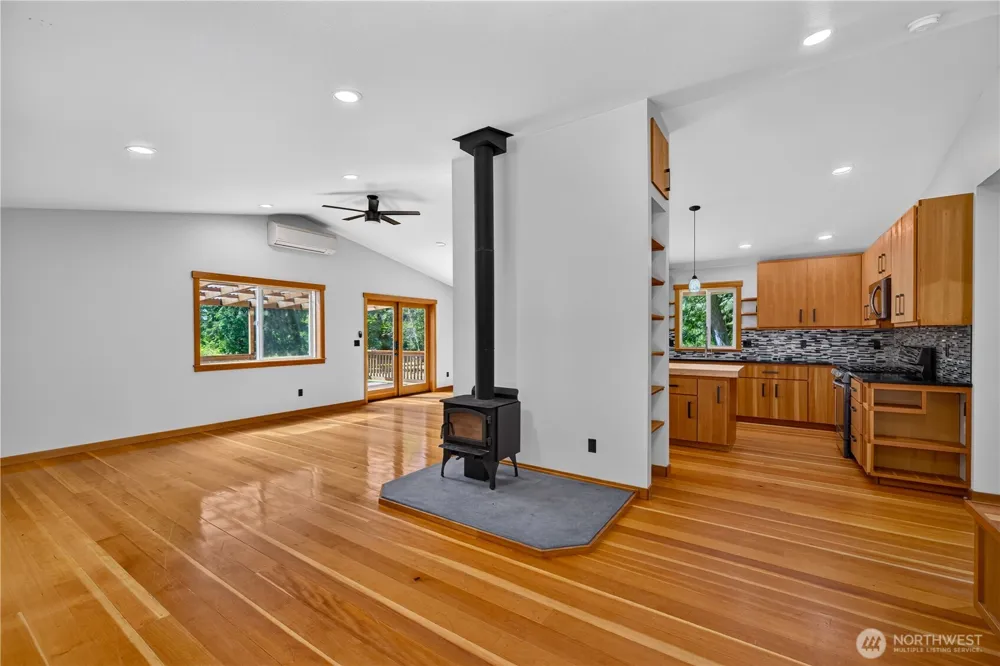 5621 Paradise Lane Anacortes, WA 98221
