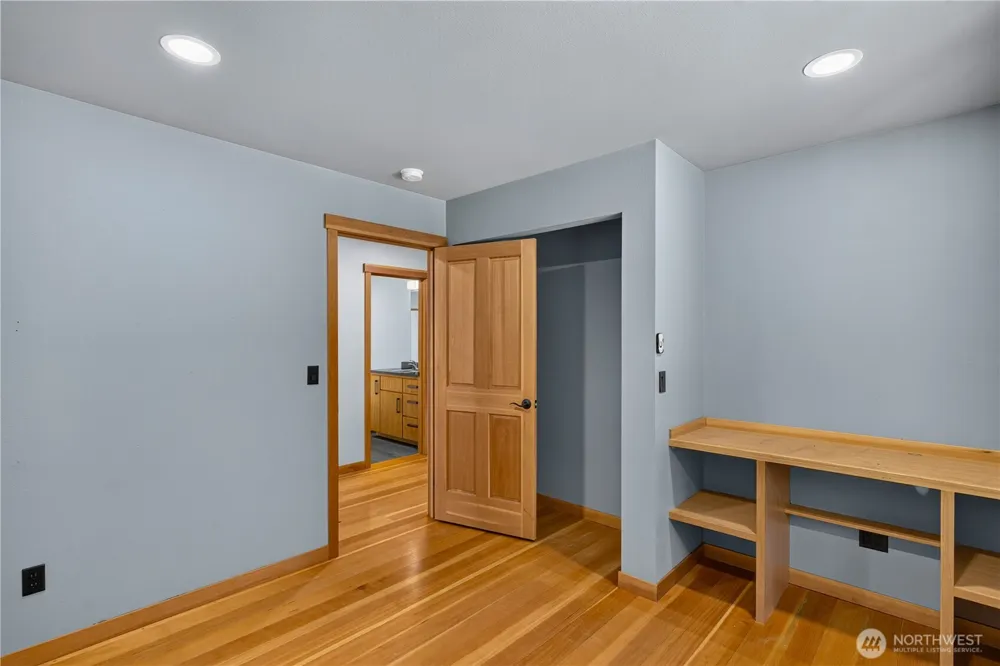 5621 Paradise Lane Anacortes, WA 98221