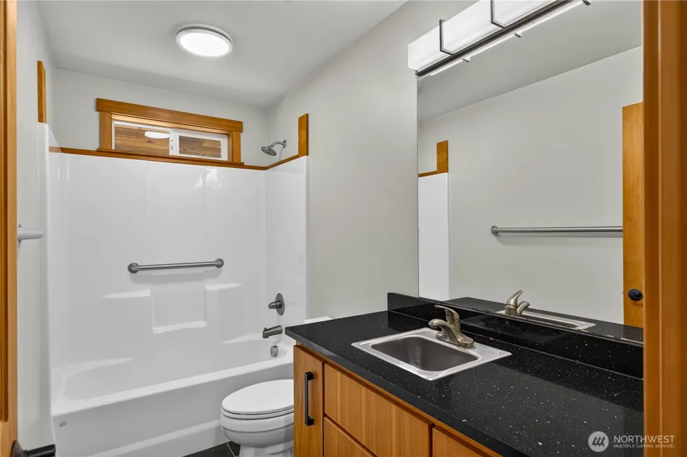 5621 Paradise Lane Anacortes, WA 98221