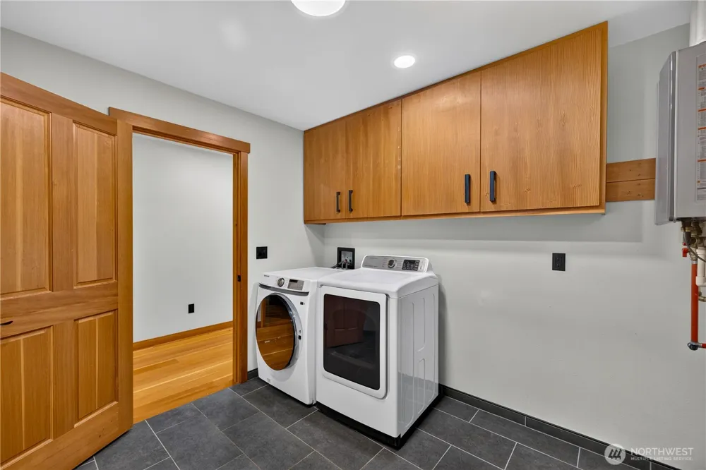 5621 Paradise Lane Anacortes, WA 98221