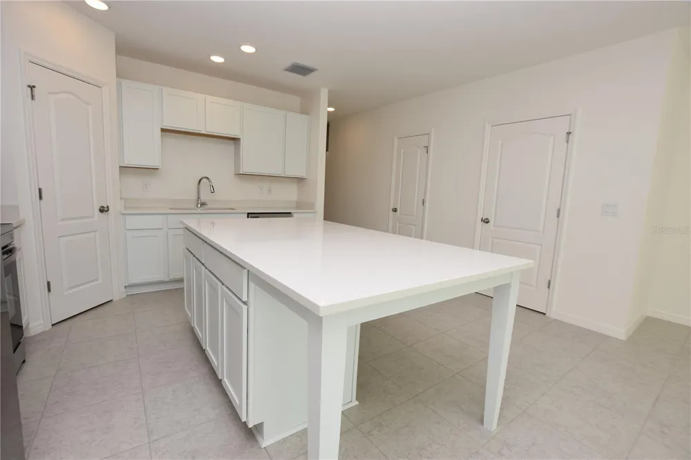 3913 ACADEMIA AVENUE Lakeland, FL 33803