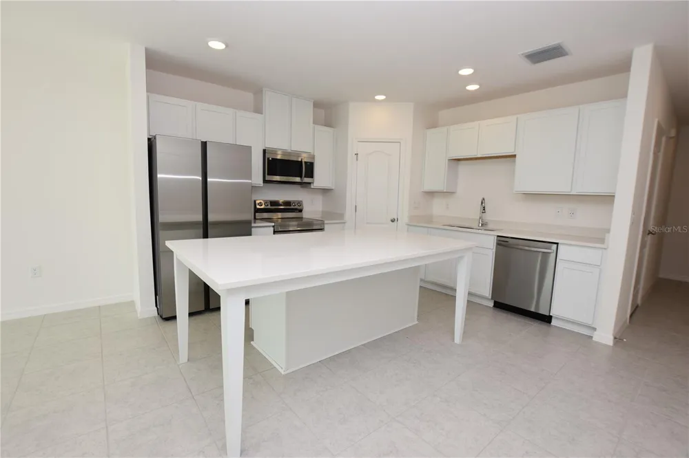 3913 ACADEMIA AVENUE Lakeland, FL 33803