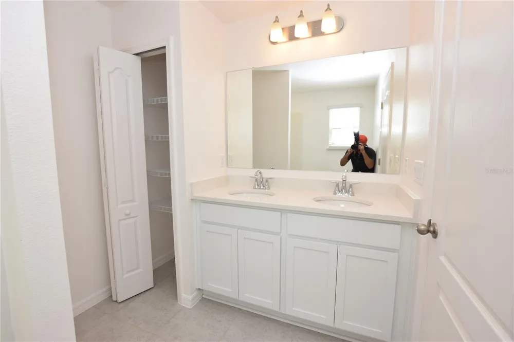 3913 ACADEMIA AVENUE Lakeland, FL 33803