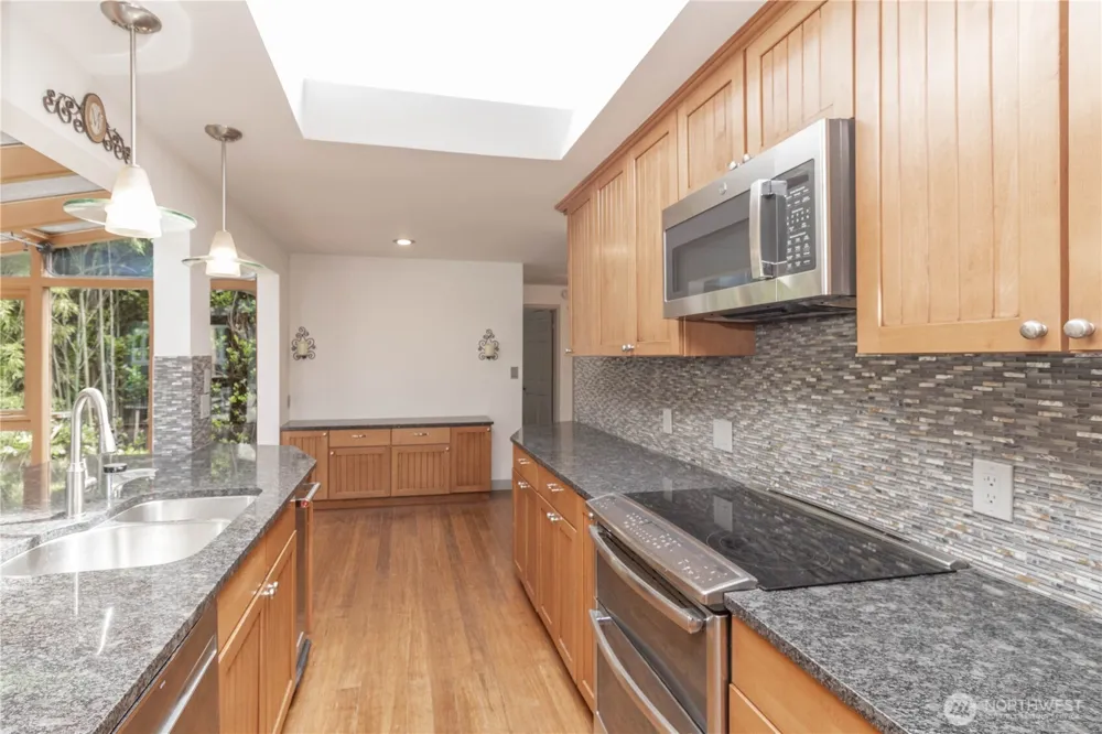 10020 SE 7th Street Bellevue, WA 98004