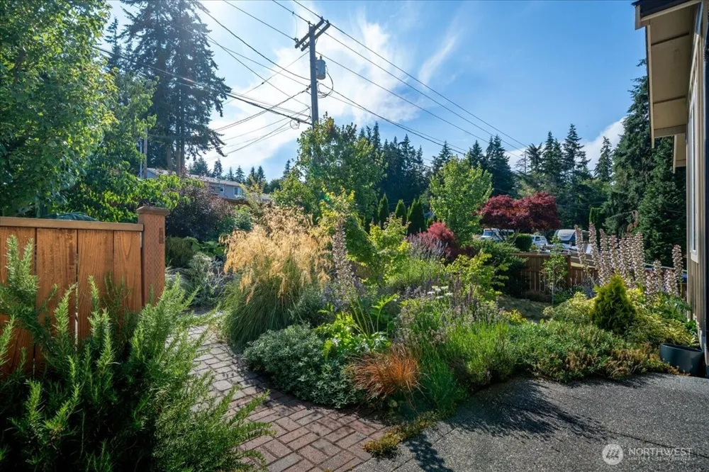1229 SE Camano Drive Camano Island, WA 98282