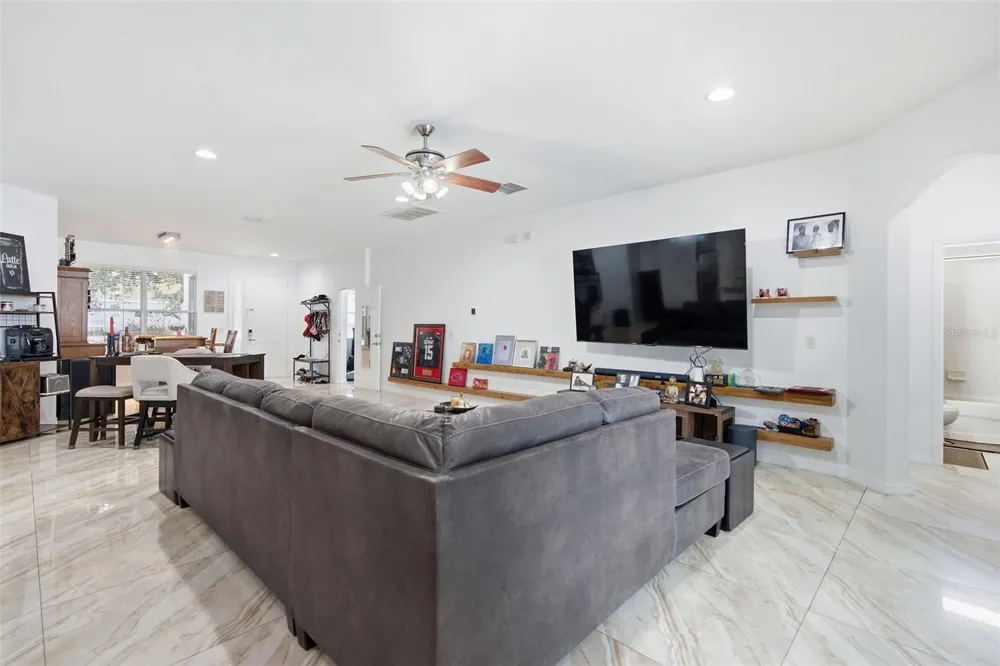 508 DEBRA DRIVE Brandon, FL 33510