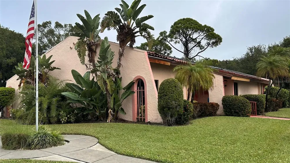 9783 86TH AVENUE Seminole, FL 33777