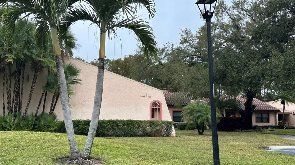 9783 86TH AVENUE Seminole, FL 33777