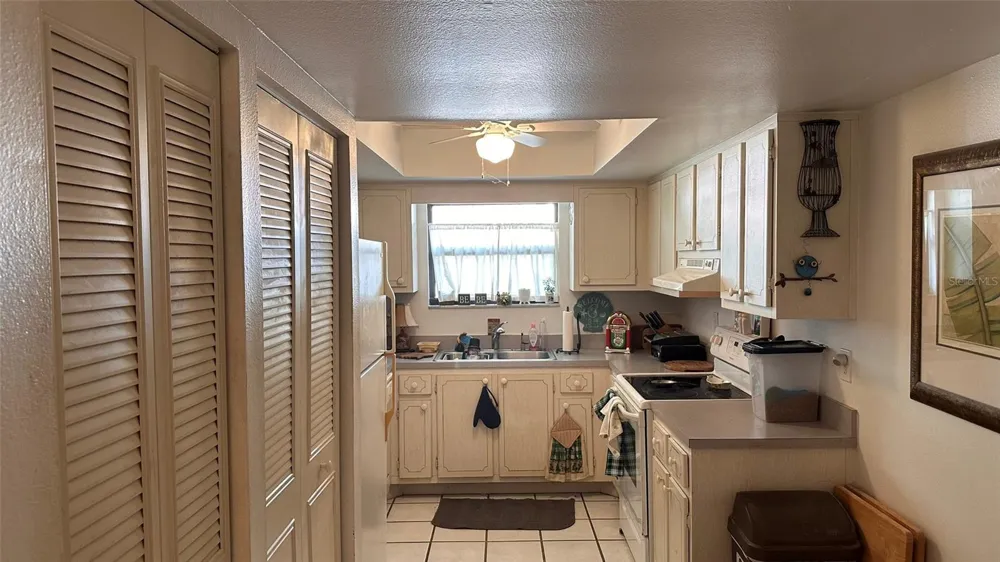 9783 86TH AVENUE Seminole, FL 33777