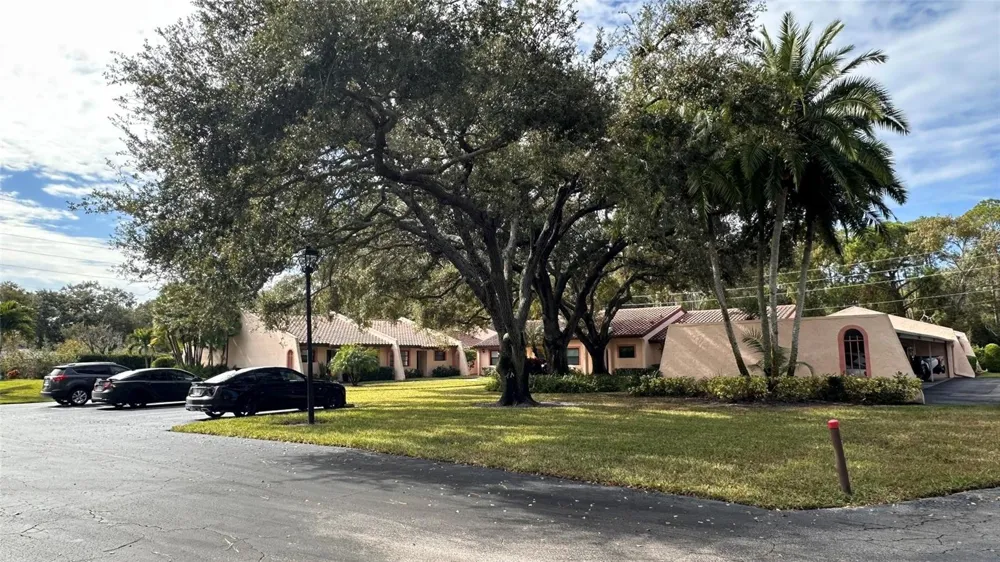 9783 86TH AVENUE Seminole, FL 33777