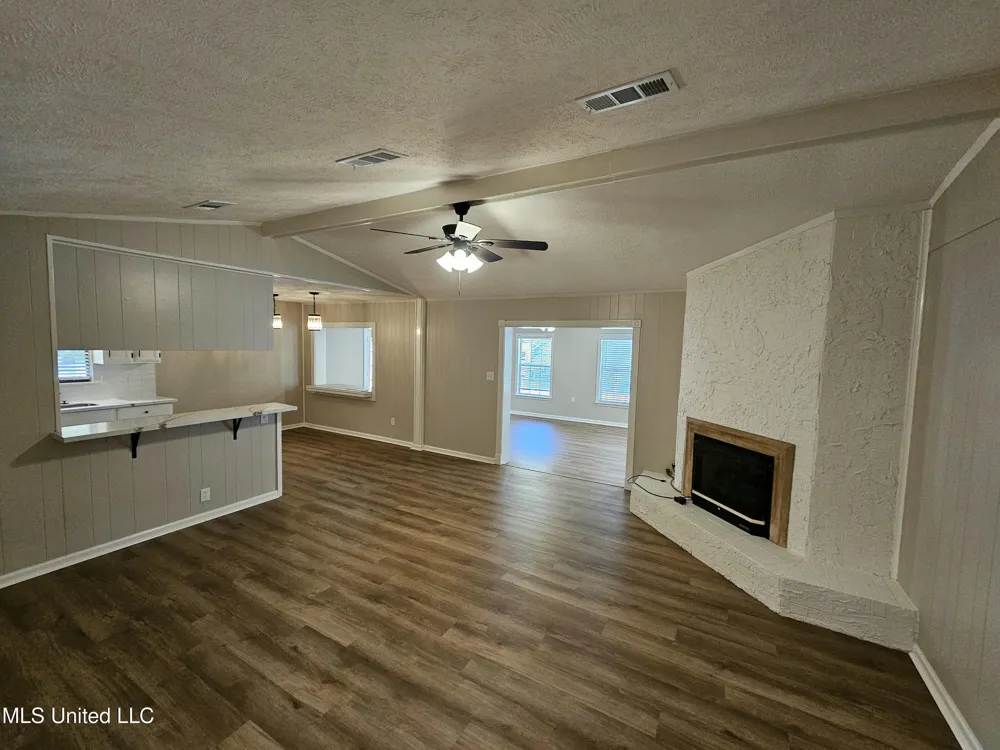 102 Magnolia Circle Vicksburg, MS 39180