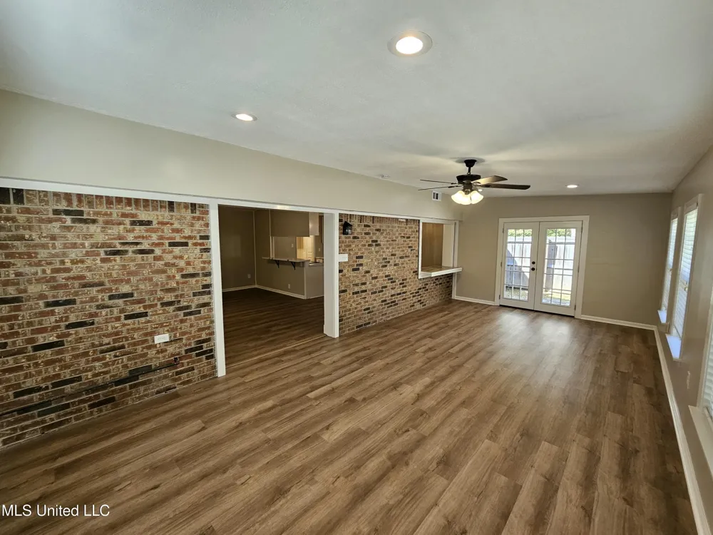 102 Magnolia Circle Vicksburg, MS 39180