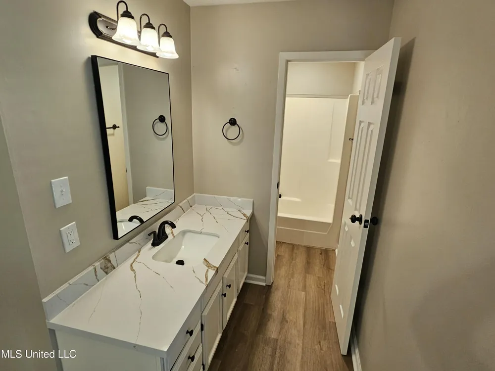 102 Magnolia Circle Vicksburg, MS 39180